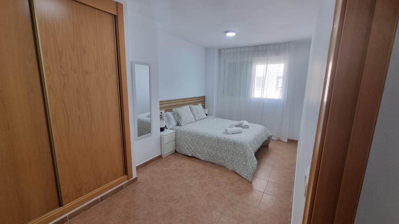 Moderno Apartamento 3 Dormitorios, Garaje Y Piscina La Algaba Luaran gambar