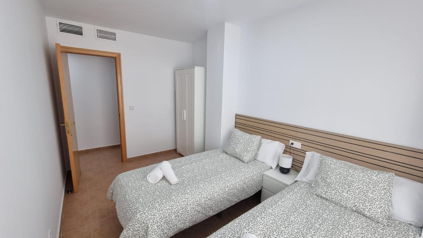 Moderno Apartamento 3 Dormitorios, Garaje Y Piscina La Algaba Luaran gambar